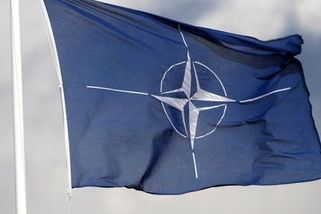 Většina Ukrajiny chce stále do NATO, důvěra v alianci i USA však oproti loňsku poklesla - Novinky